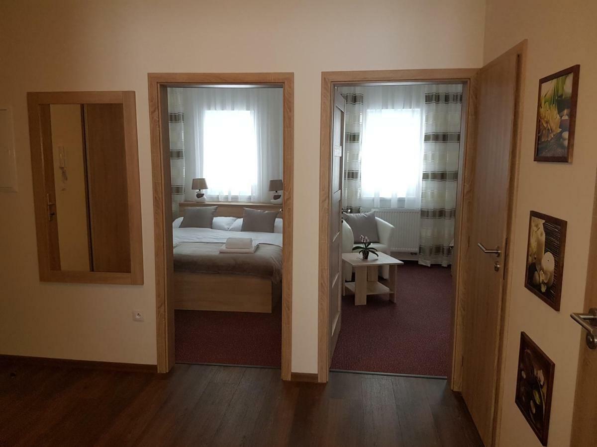 Apartman Jasna Lucky เดมานอฟสกา โดลินา ภายนอก รูปภาพ