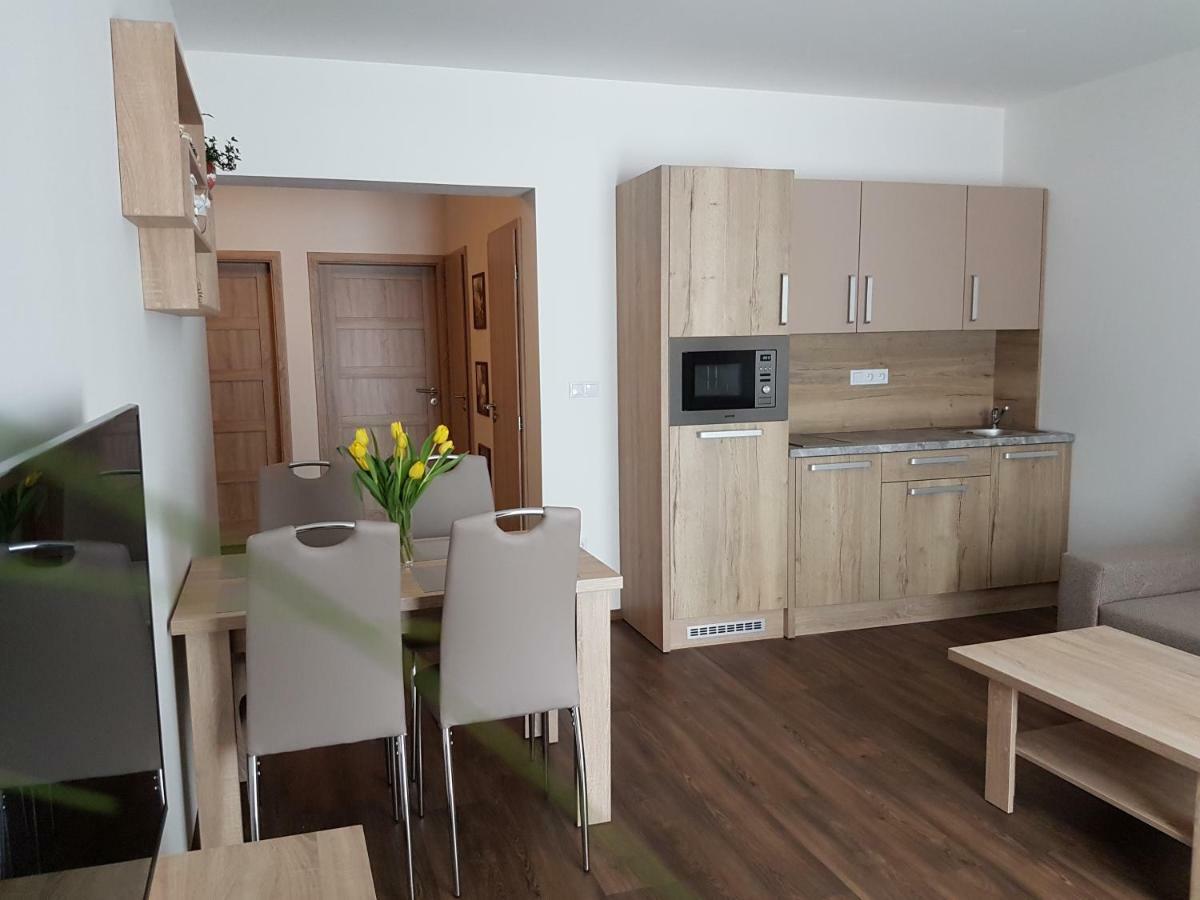 Apartman Jasna Lucky เดมานอฟสกา โดลินา ภายนอก รูปภาพ